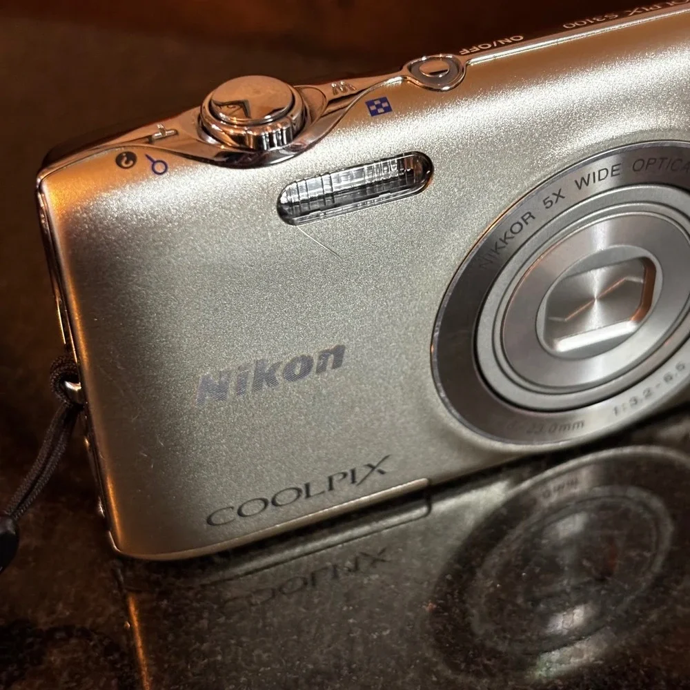 Nikon COOLPIX S3100 Digital Camera 14 MP‎ 5X Nikon Wide Angle Optical Zoom